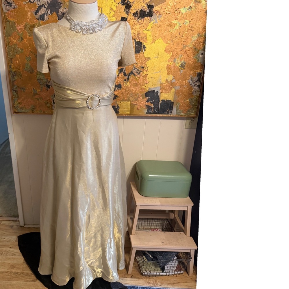 Night Way Collections Vintage Gold Metallic Gown Rhinestone Buckle Dress Med